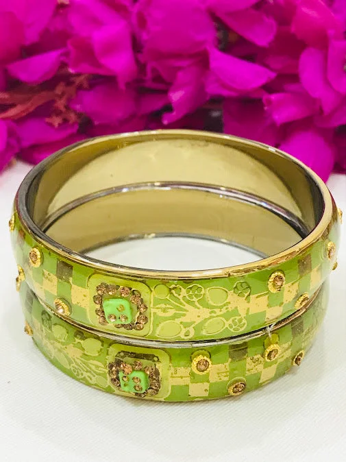 Indian Style Gold Bangles-Beautiful Light Green Color Checked Design Glass Bangles For Women