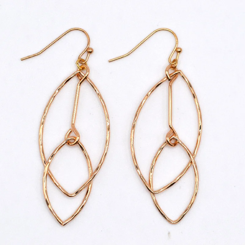 Elegant Leaf Earrings-Shelle Earrings